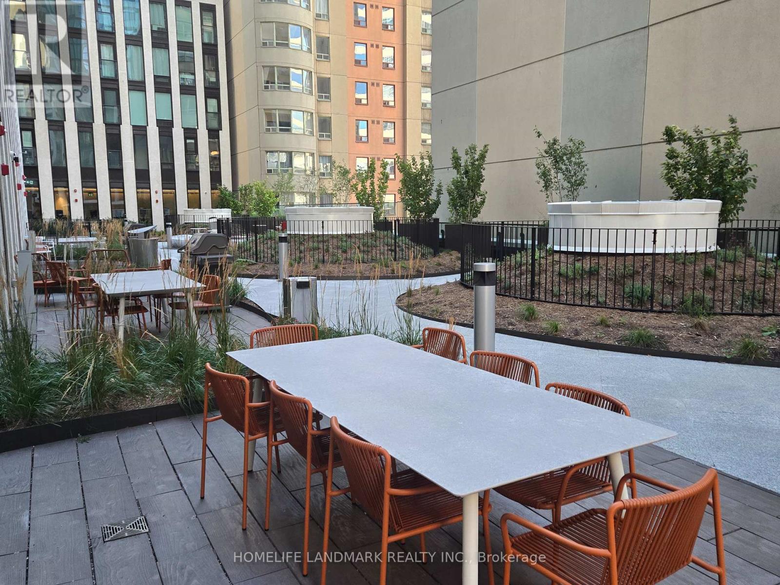 1027 - 230 Simcoe Street, Toronto, Ontario  M5T 0G7 - Photo 19 - C12837054