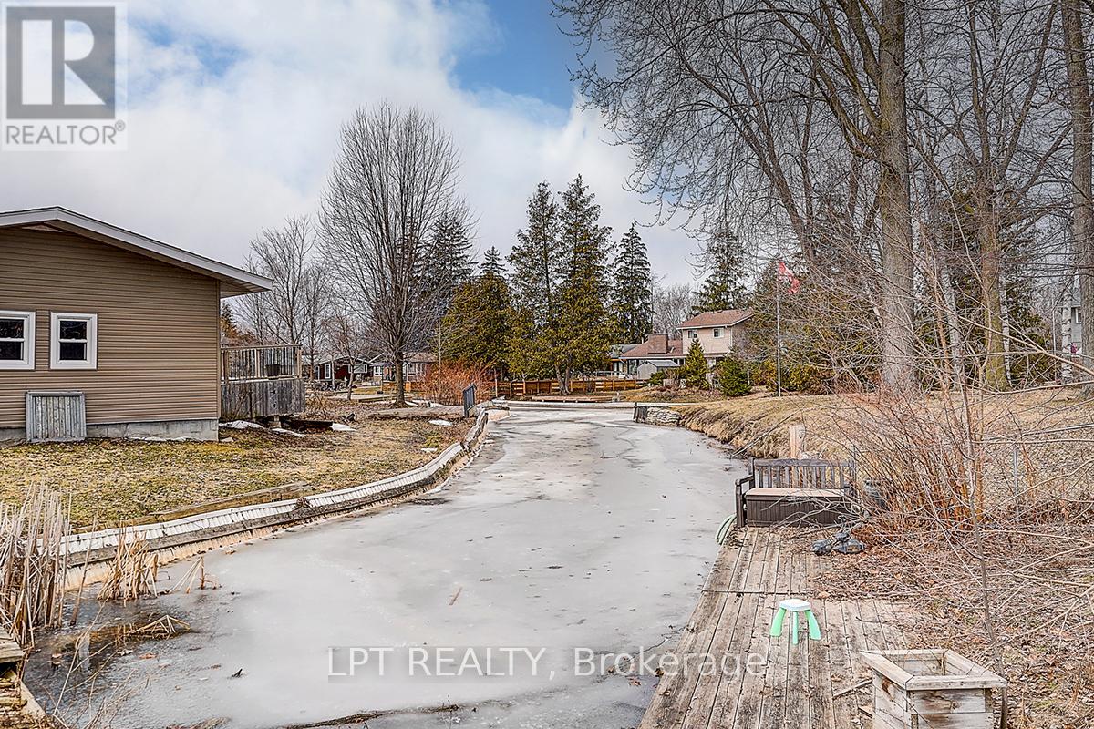 194 South Channel Drive, Georgina, Ontario  L4P 2N3 - Photo 49 - N12938166