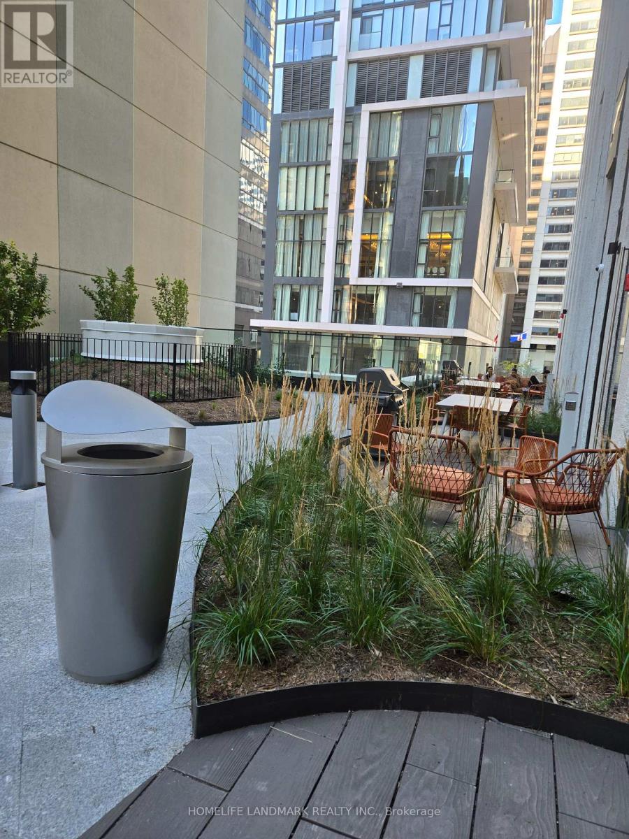 1027 - 230 Simcoe Street, Toronto, Ontario  M5T 0G7 - Photo 16 - C12837054