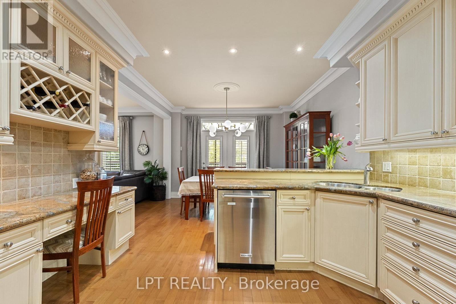 112 Tyler Street, Aurora, Ontario  L4G 2N3 - Photo 19 - N12938178