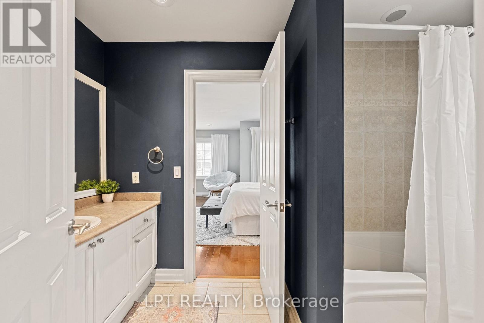 112 Tyler Street, Aurora, Ontario  L4G 2N3 - Photo 34 - N12938178