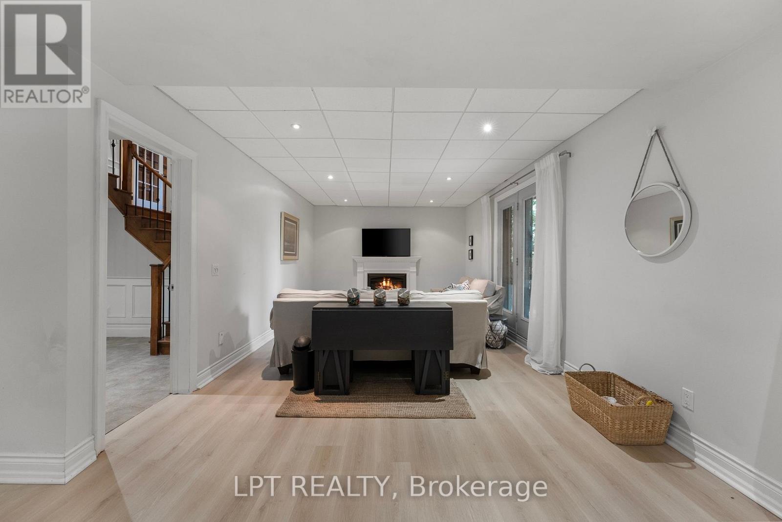 112 Tyler Street, Aurora, Ontario  L4G 2N3 - Photo 41 - N12938178