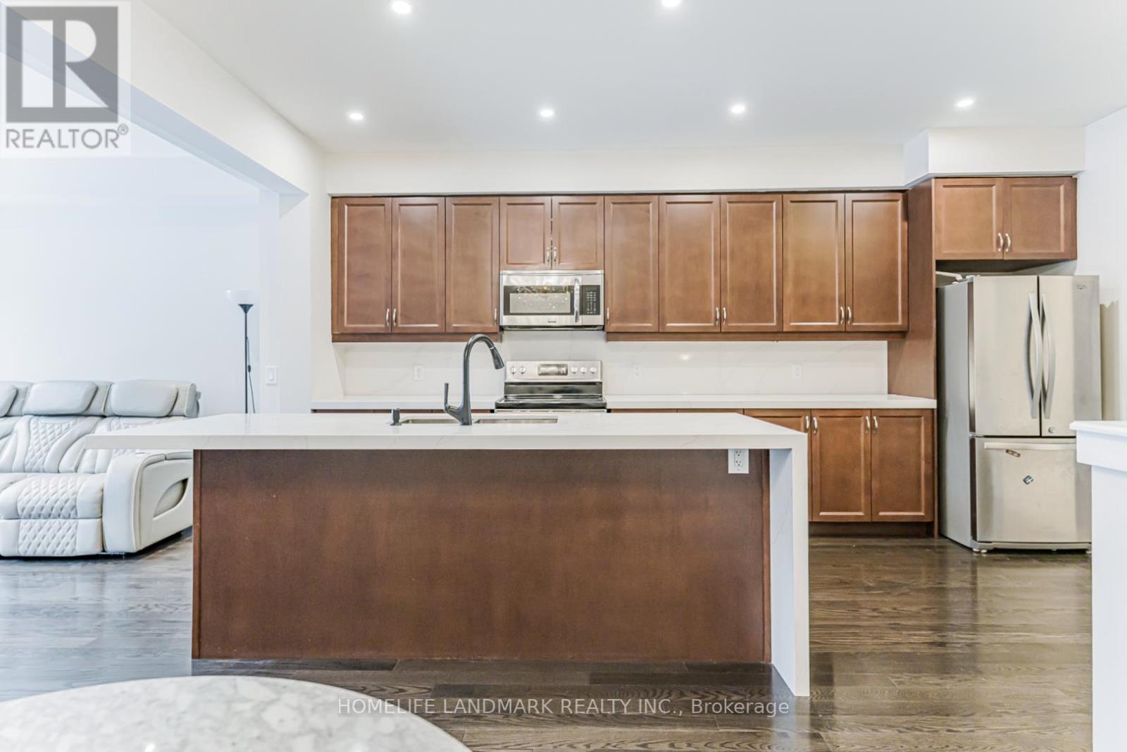 62 Helliwell Crescent, Richmond Hill, Ontario  L4E 1C7 - Photo 14 - N12938188