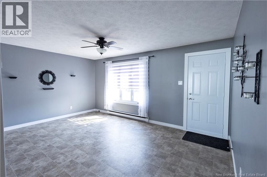 520 Everard H. Daigle Boulevard, Grand-Sault/grand Falls, New Brunswick  E3Z 2R4 - Photo 3 - NB135536