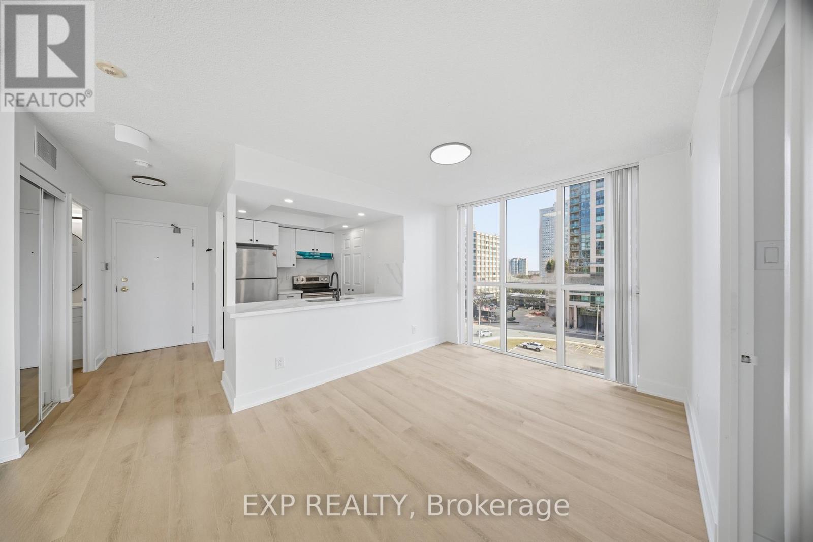 510 - 265 Enfield Place, Mississauga, Ontario  L5B 3Y7 - Photo 16 - W12938170