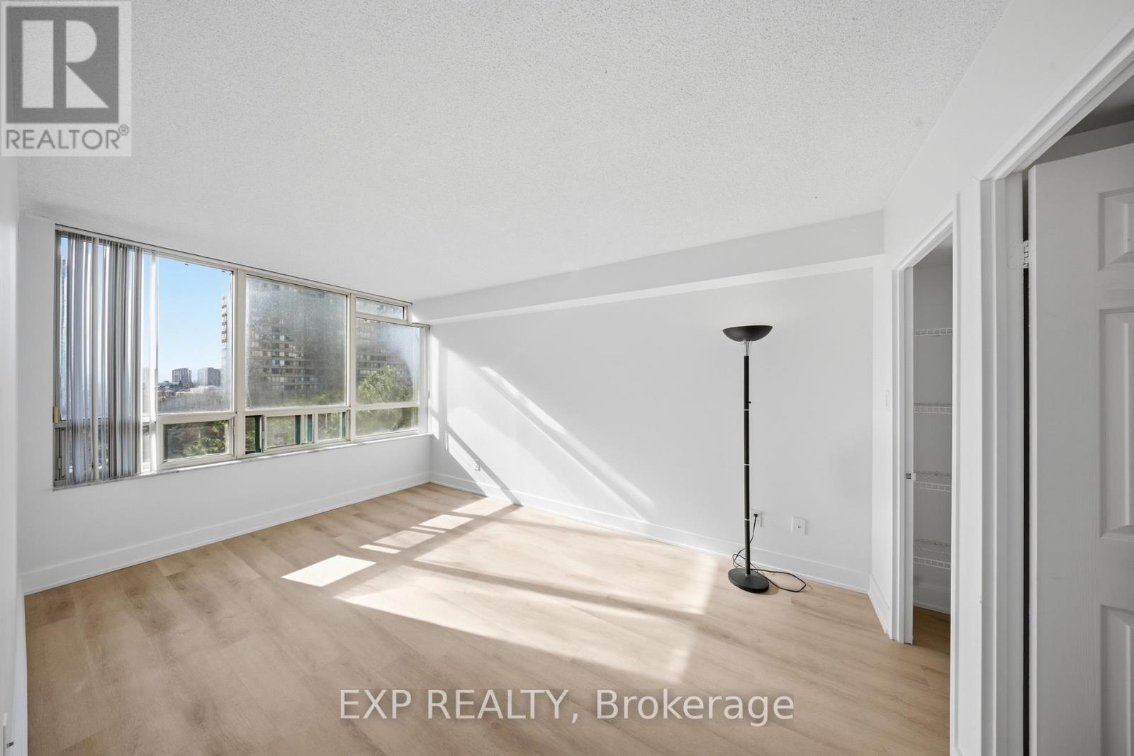 510 - 265 Enfield Place, Mississauga, Ontario  L5B 3Y7 - Photo 19 - W12938170