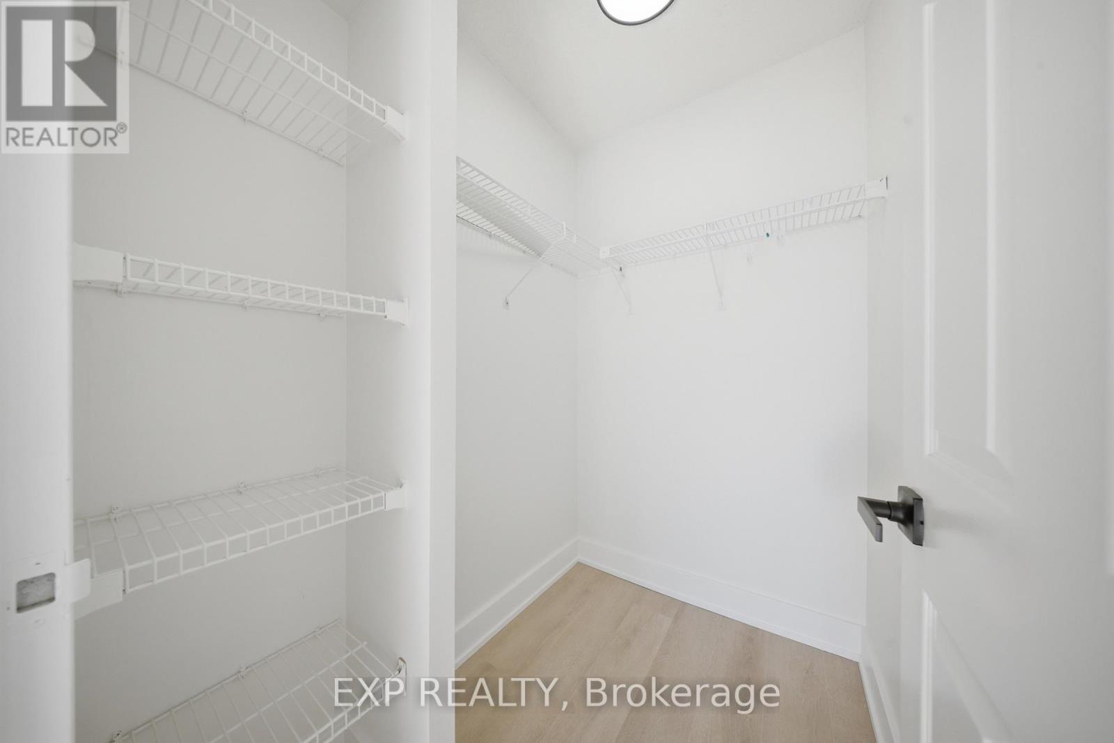 510 - 265 Enfield Place, Mississauga, Ontario  L5B 3Y7 - Photo 22 - W12938170