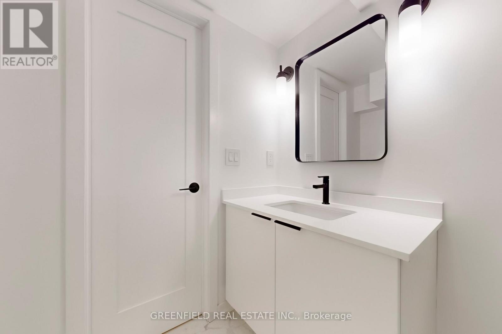 Lower Unit - 168 Pearson Avenue, Toronto, Ontario  M6R 1G5 - Photo 17 - W12938180