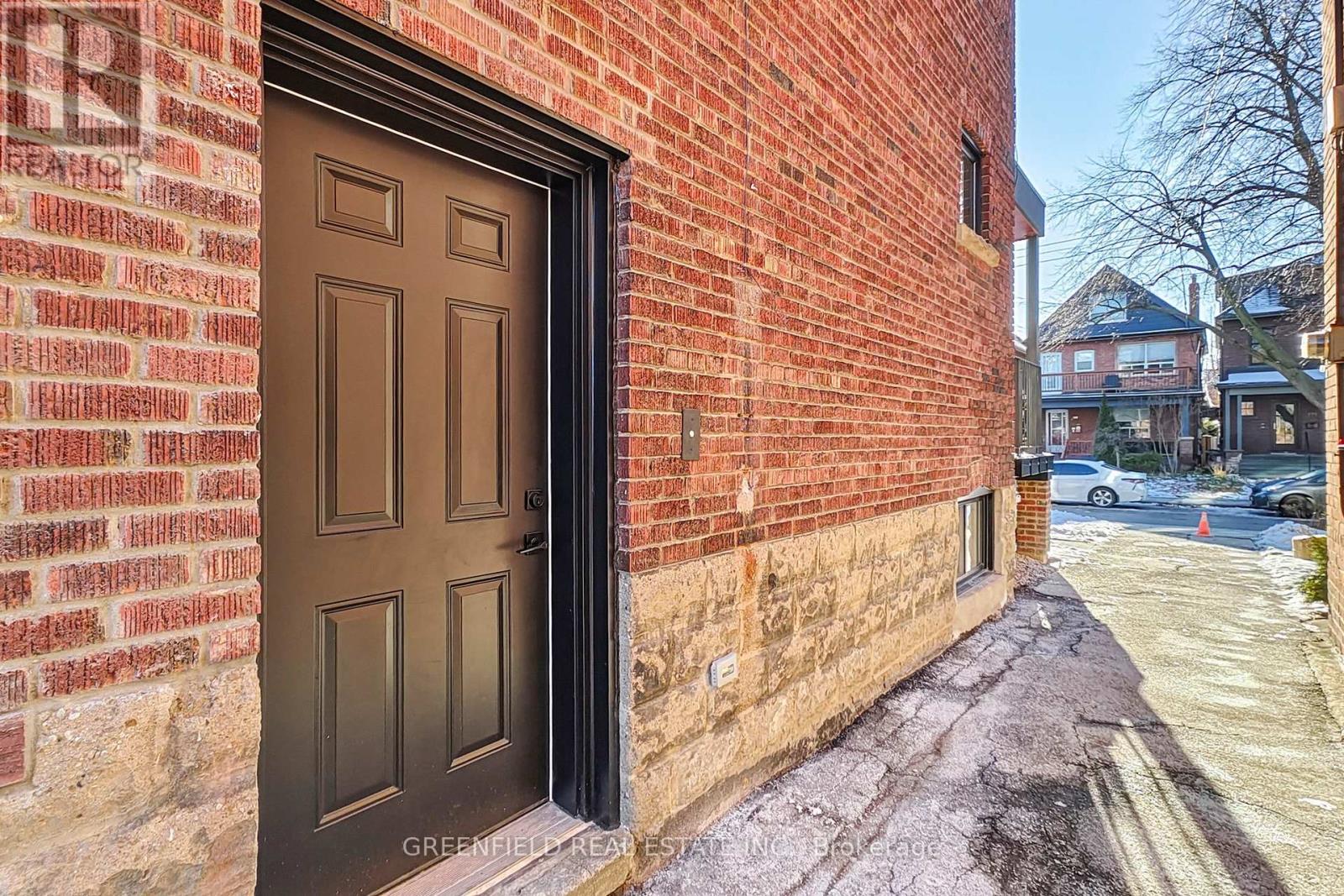 Lower Unit - 168 Pearson Avenue, Toronto, Ontario  M6R 1G5 - Photo 24 - W12938180