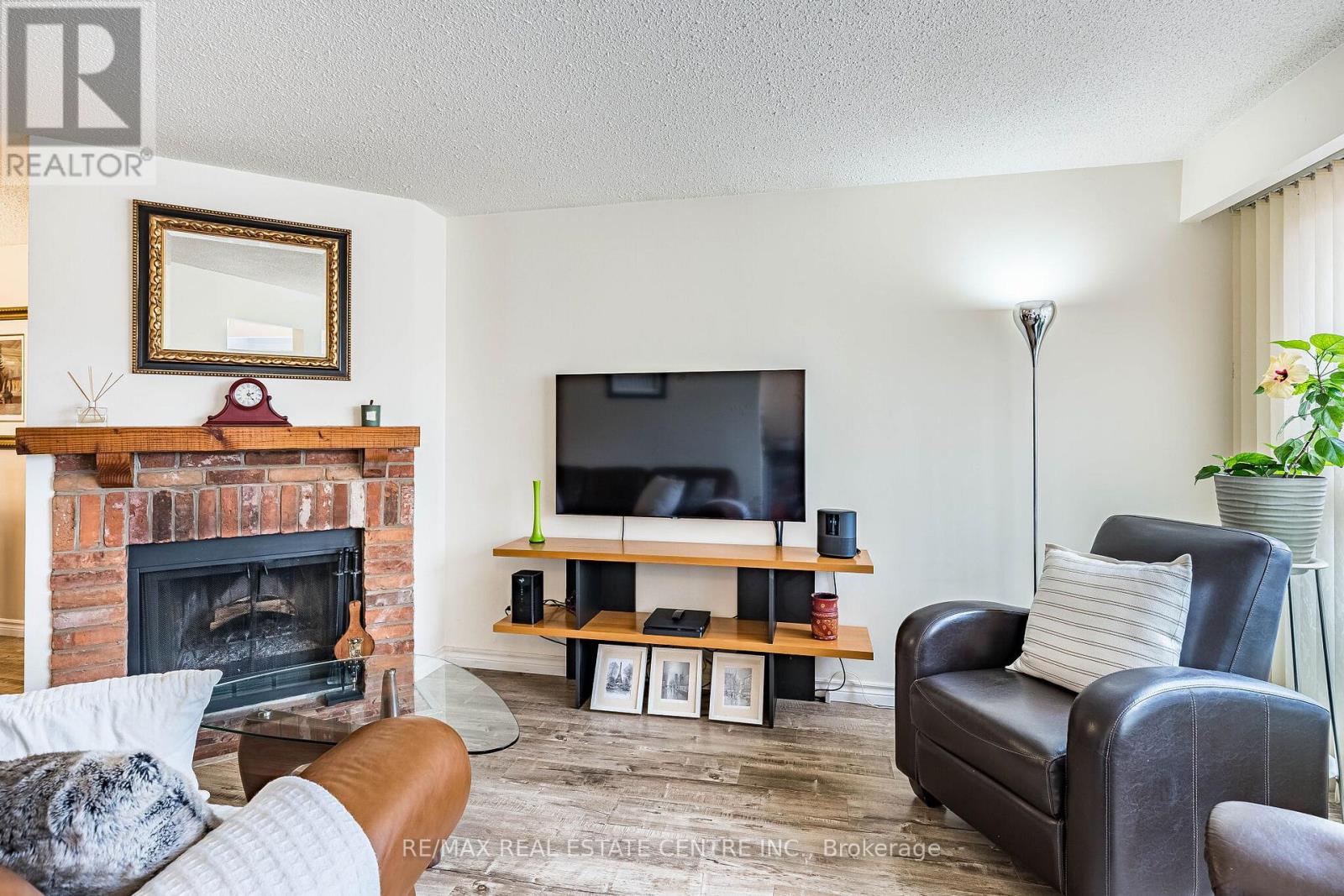 72 Malabar Crescent, Brampton, Ontario  L6S 3X8 - Photo 11 - W12938196