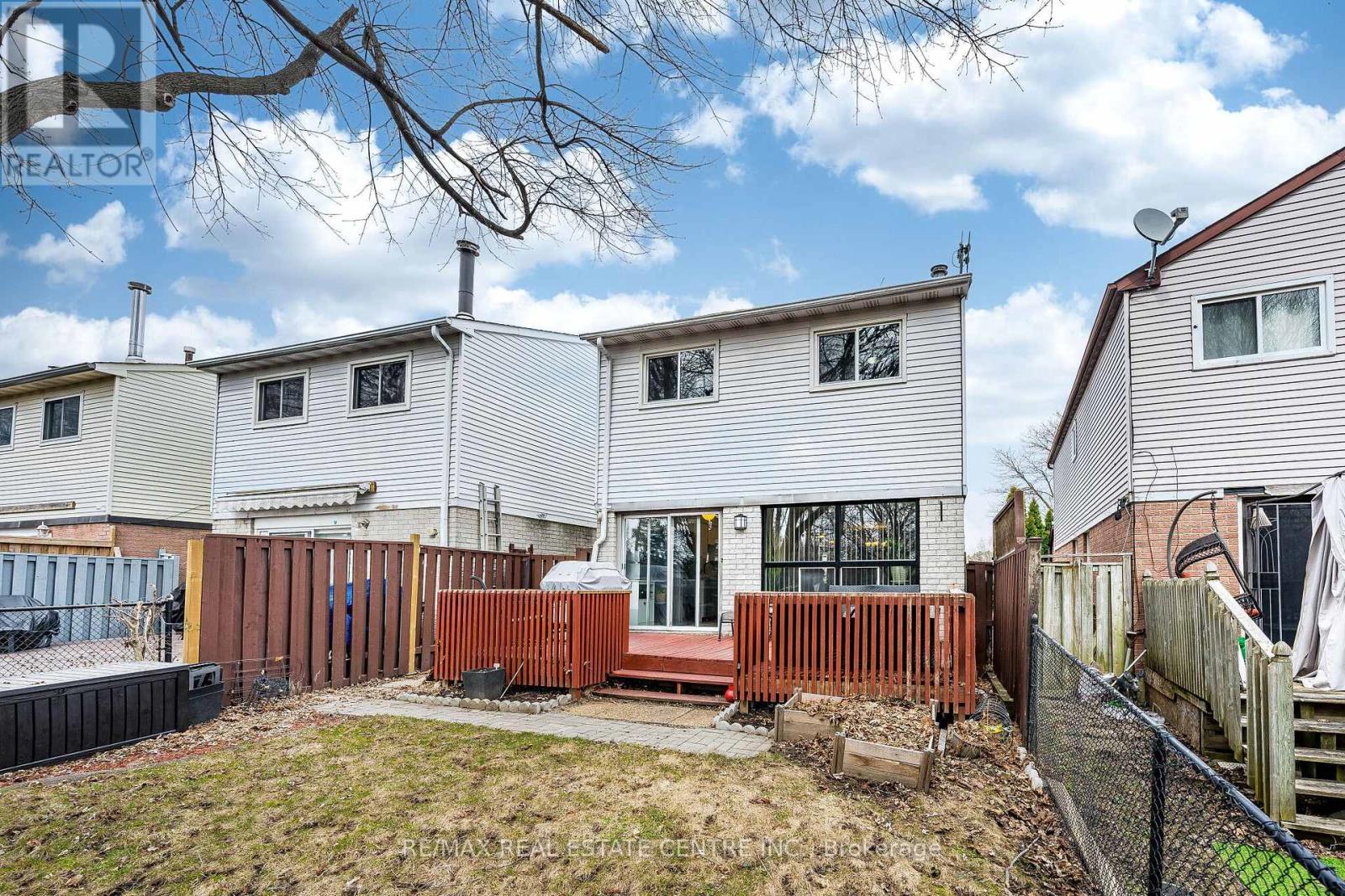 72 Malabar Crescent, Brampton, Ontario  L6S 3X8 - Photo 37 - W12938196