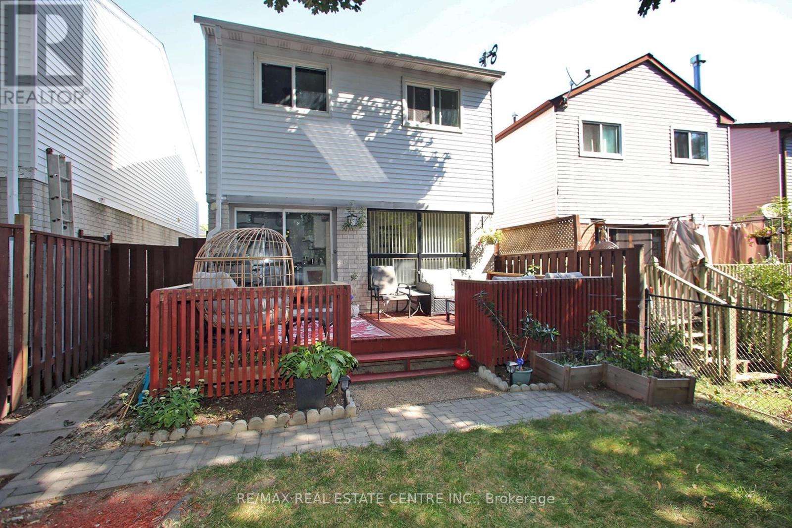 72 Malabar Crescent, Brampton, Ontario  L6S 3X8 - Photo 38 - W12938196