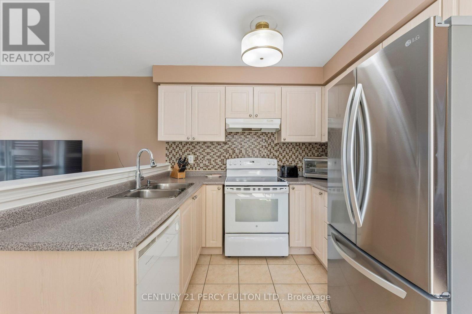 78 Herdwick Street, Brampton, Ontario  L6S 6M1 - Photo 10 - W12938200