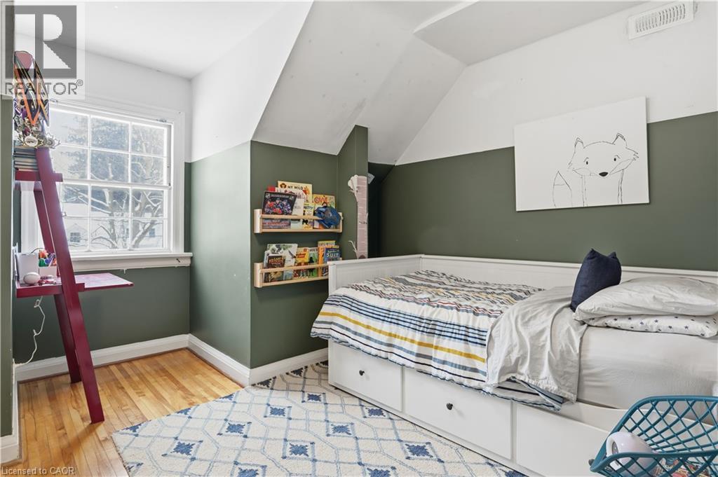 115 Roslin Avenue S, Waterloo, Ontario  N2L 2H3 - Photo 24 - 40800754