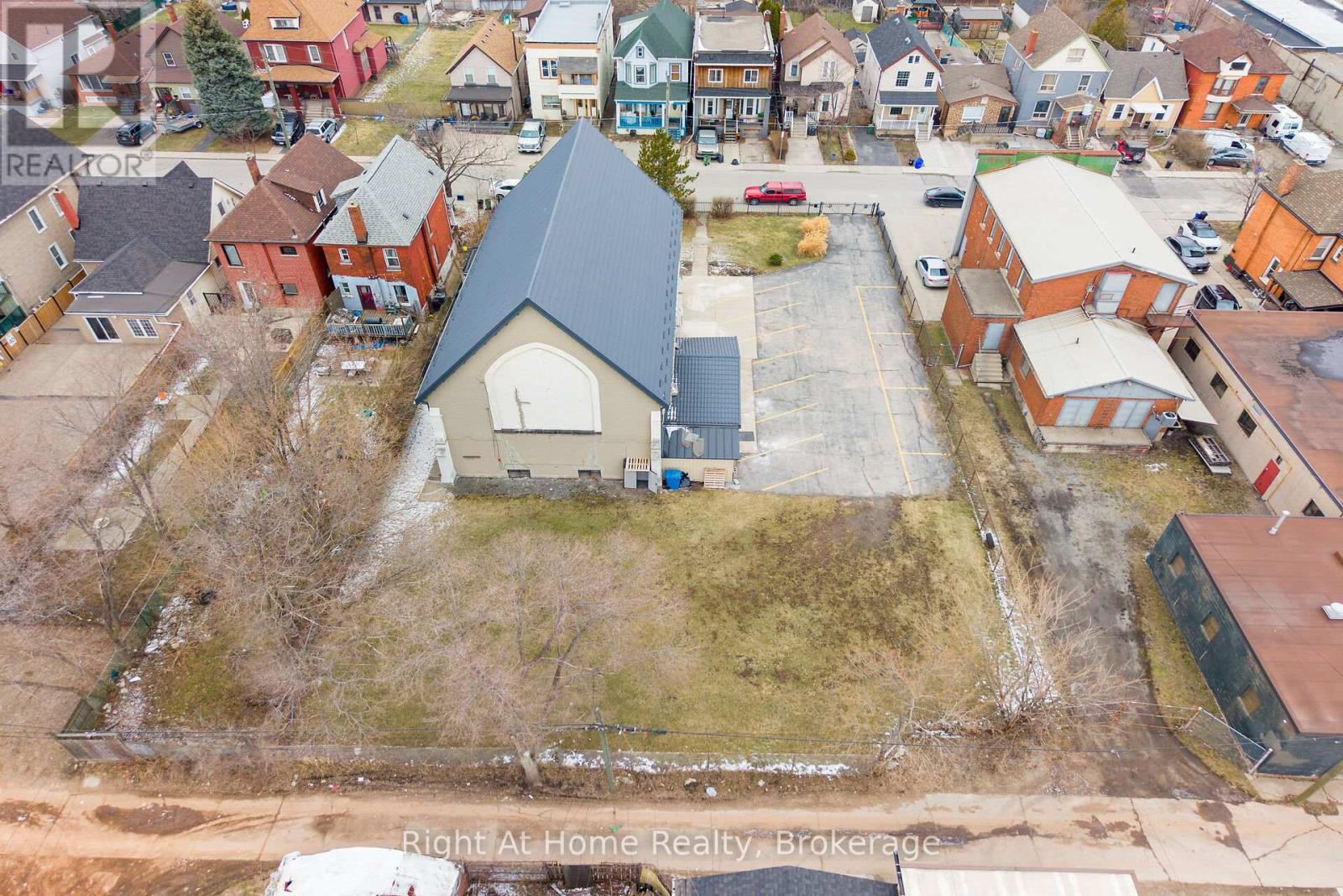 50 Earl Street, Hamilton, Ontario  L8L 6L2 - Photo 5 - X12938224