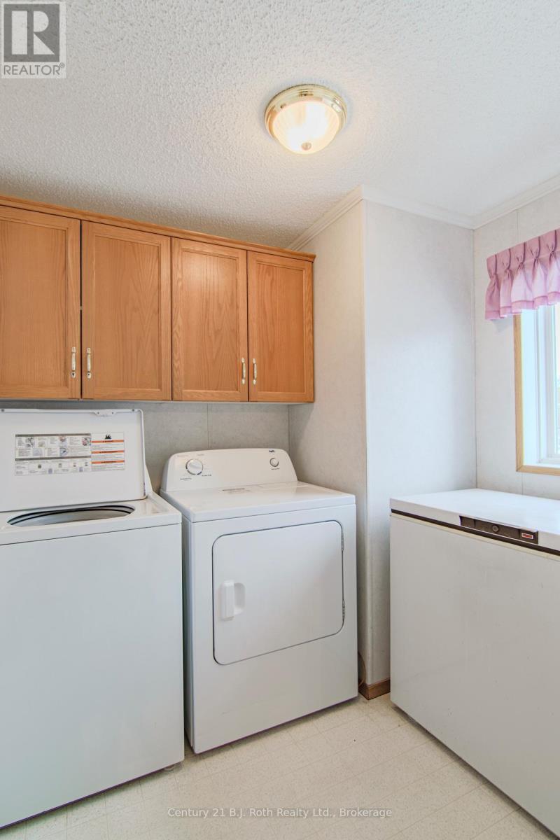 4106 Lynn Street, Severn, Ontario  L3V 6H4 - Photo 17 - S12938240