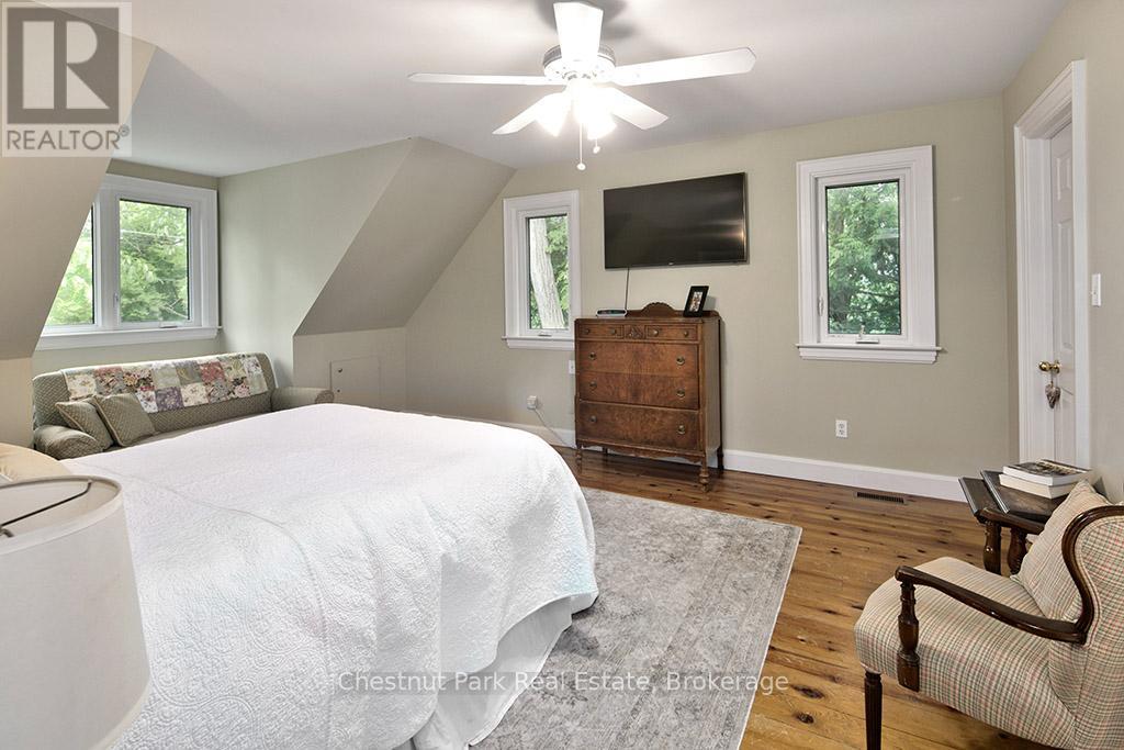 114 Clark Street, Blue Mountains, Ontario  N0H 1J0 - Photo 18 - X12938276