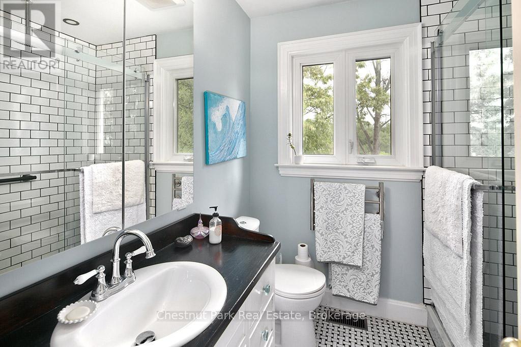 114 Clark Street, Blue Mountains, Ontario  N0H 1J0 - Photo 24 - X12938276