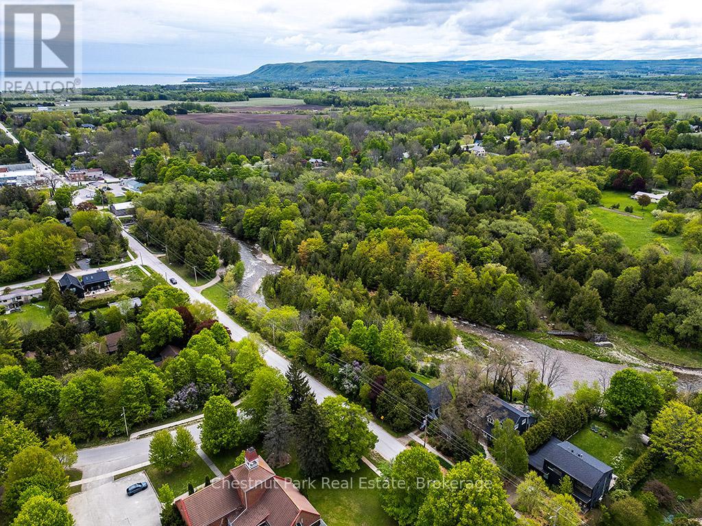 114 Clark Street, Blue Mountains, Ontario  N0H 1J0 - Photo 3 - X12938276