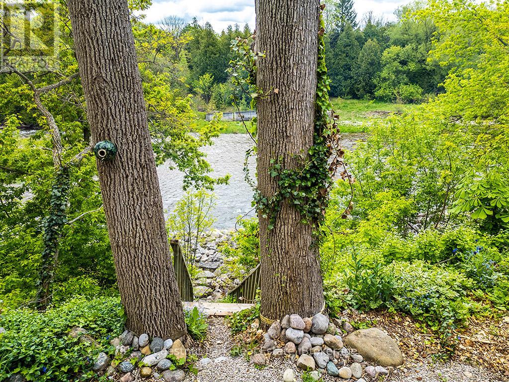 114 Clark Street, Blue Mountains, Ontario  N0H 1J0 - Photo 35 - X12938276