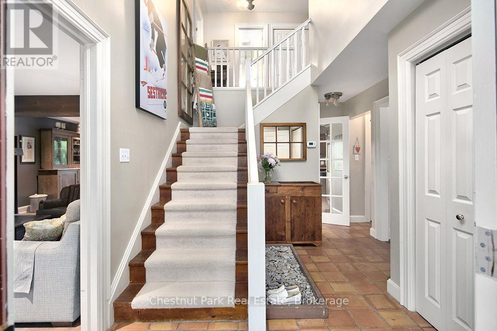 114 Clark Street, Blue Mountains, Ontario  N0H 1J0 - Photo 5 - X12938276