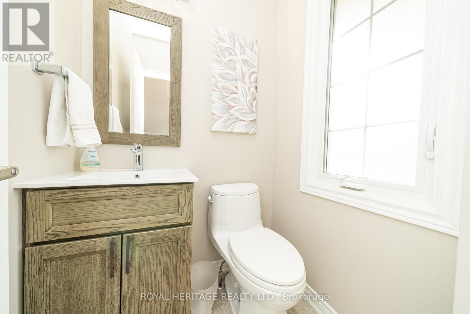 201 - 10 Bassett Boulevard, Whitby, Ontario L1N 9C8 - Photo 14 - E12938210