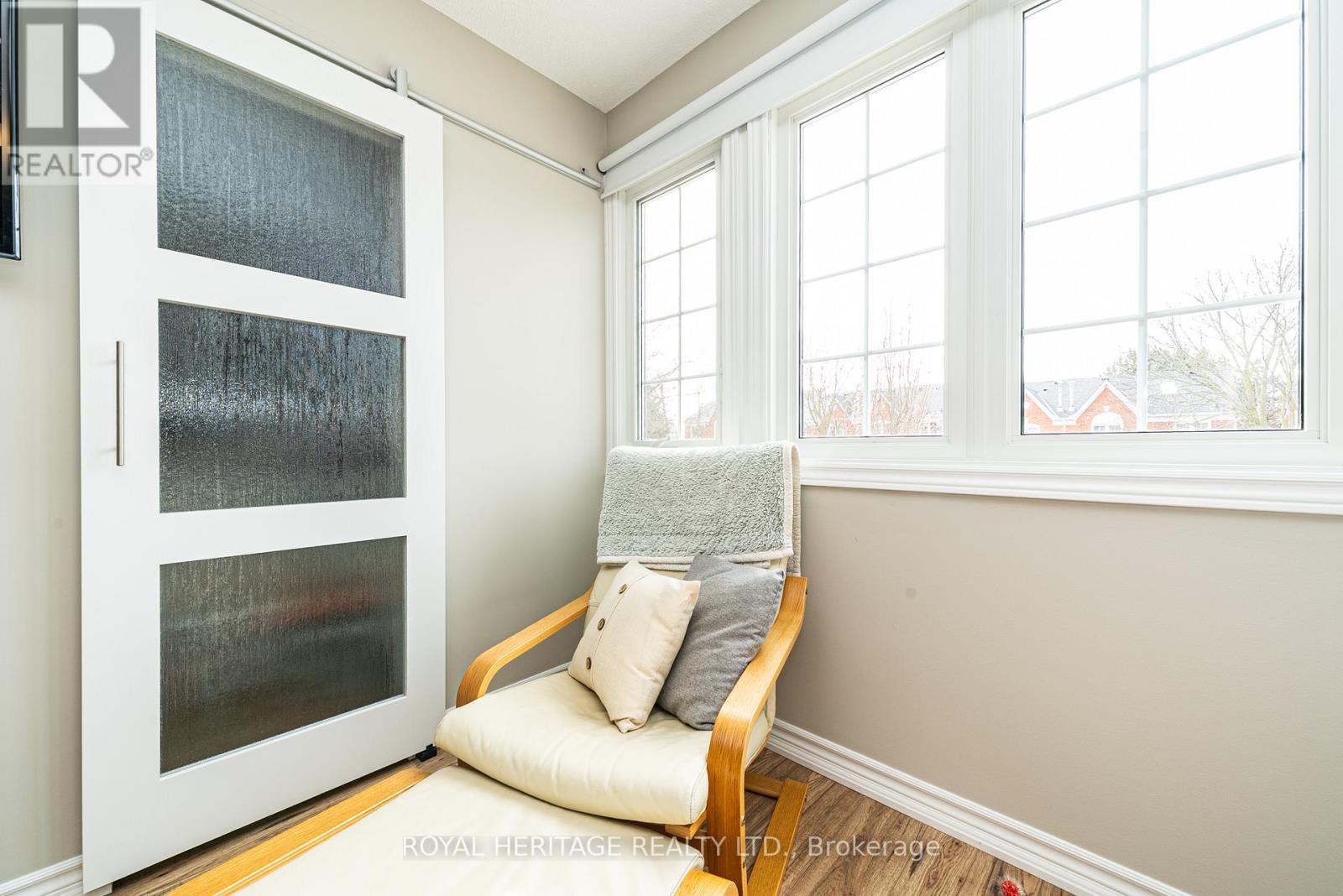 201 - 10 Bassett Boulevard, Whitby, Ontario L1N 9C8 - Photo 17 - E12938210