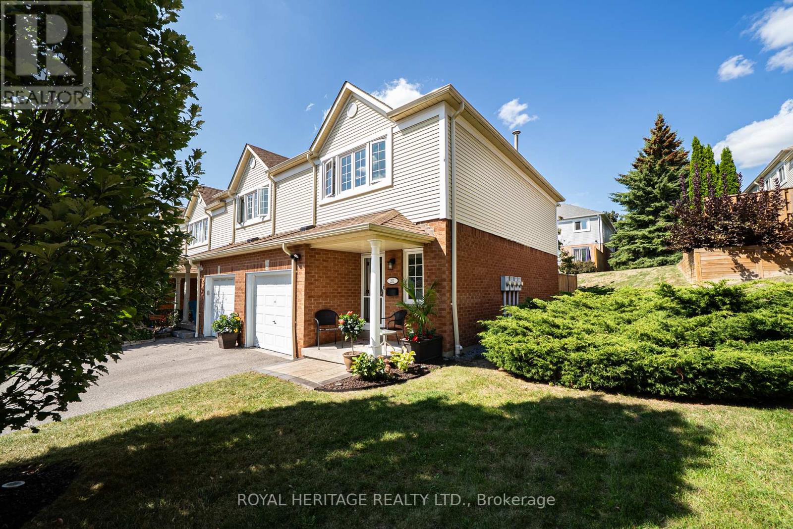 201 - 10 Bassett Boulevard, Whitby, Ontario L1N 9C8 - Photo 2 - E12938210