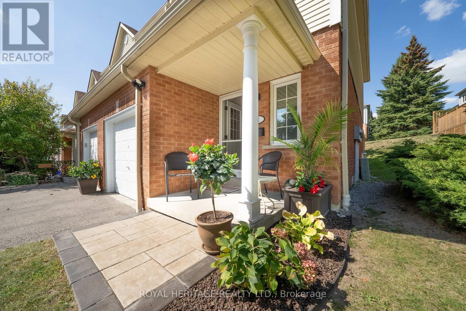 201 - 10 Bassett Boulevard, Whitby, Ontario L1N 9C8 - Photo 3 - E12938210