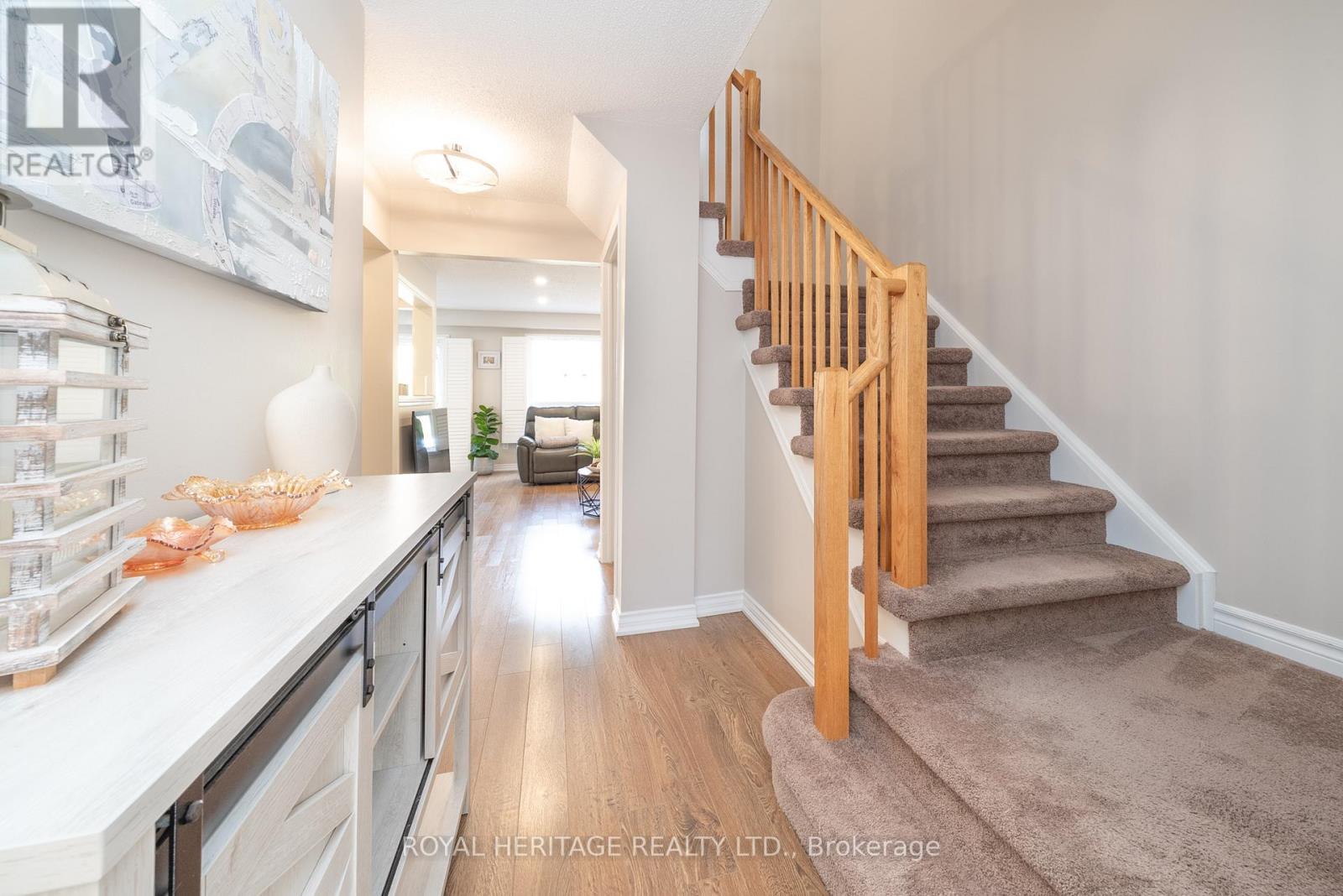 201 - 10 Bassett Boulevard, Whitby, Ontario L1N 9C8 - Photo 5 - E12938210