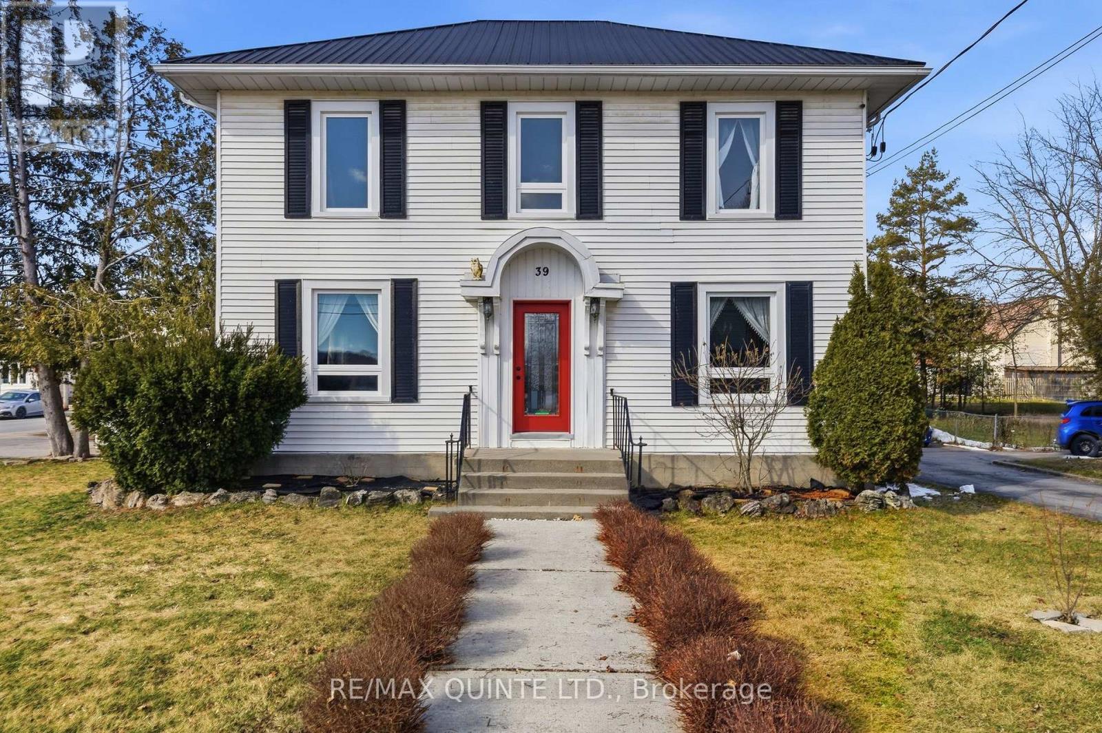 39 Trent Street N, Quinte West, Ontario  K0K 2C0 - Photo 3 - X12938310