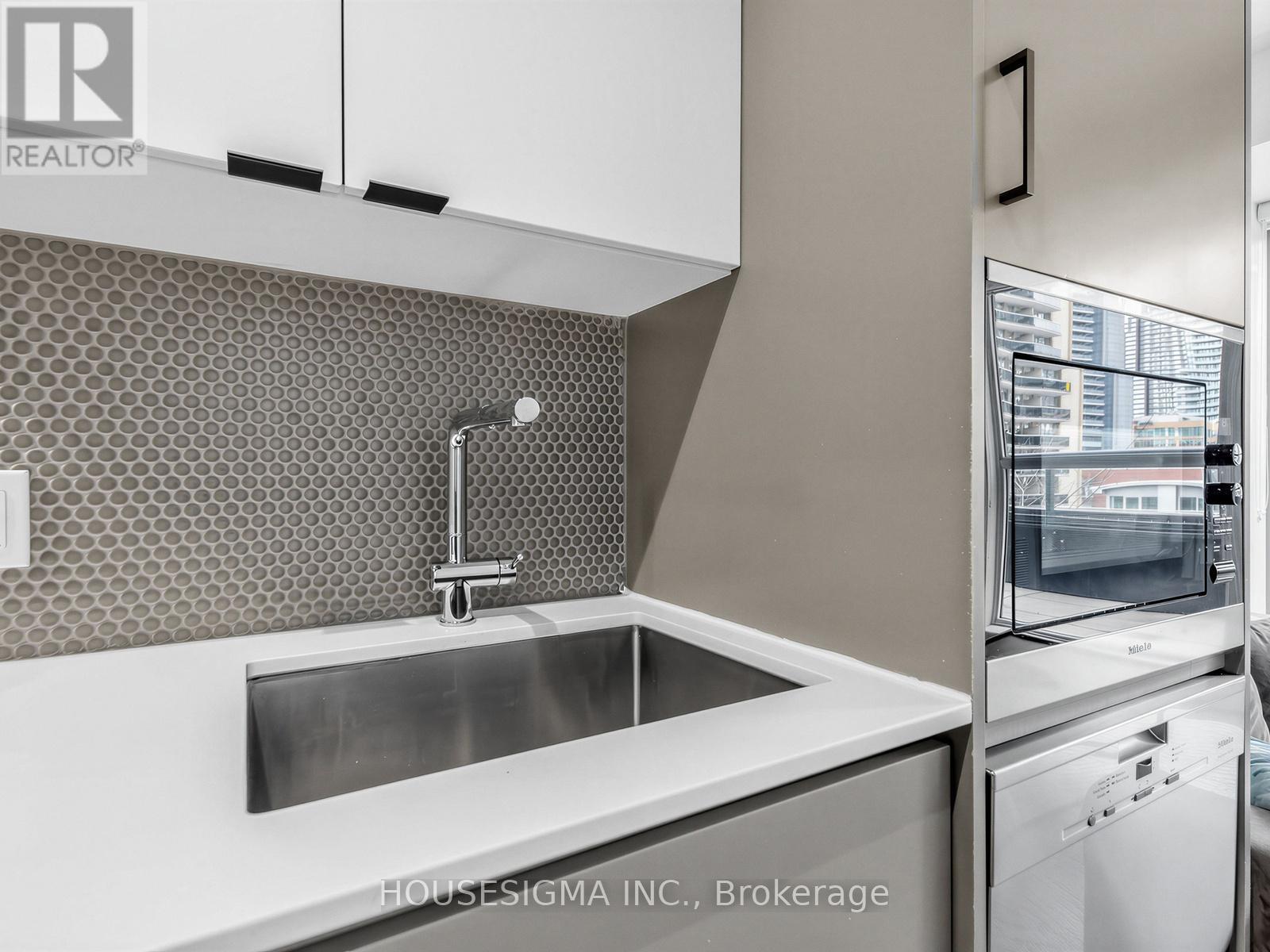 310 - 11 Lillian Street, Toronto, Ontario  M4S 2H7 - Photo 16 - C12938308