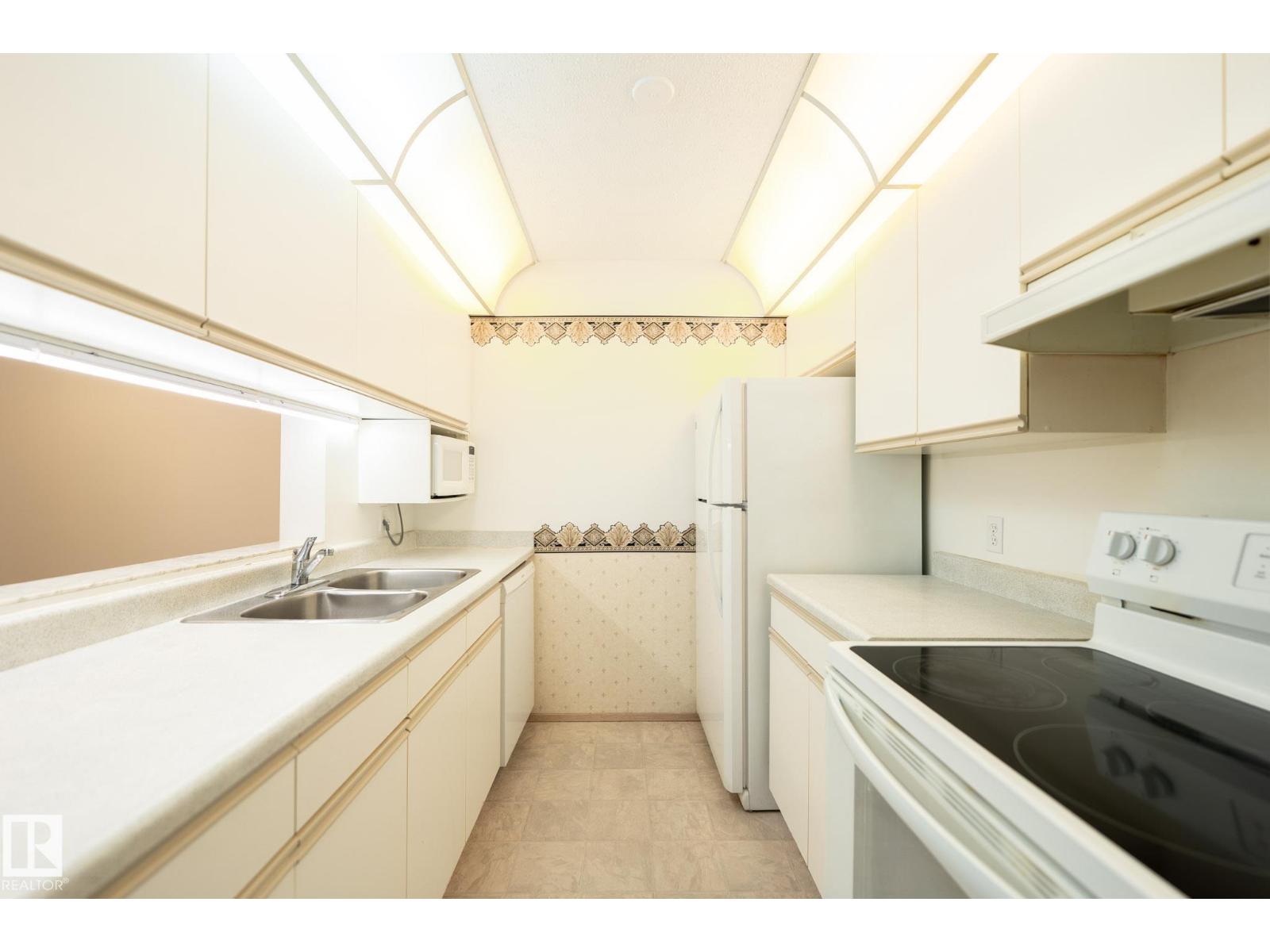 #102 6710 158 Av Nw, Edmonton, Alberta  T5Z 3A7 - Photo 2 - E4479800