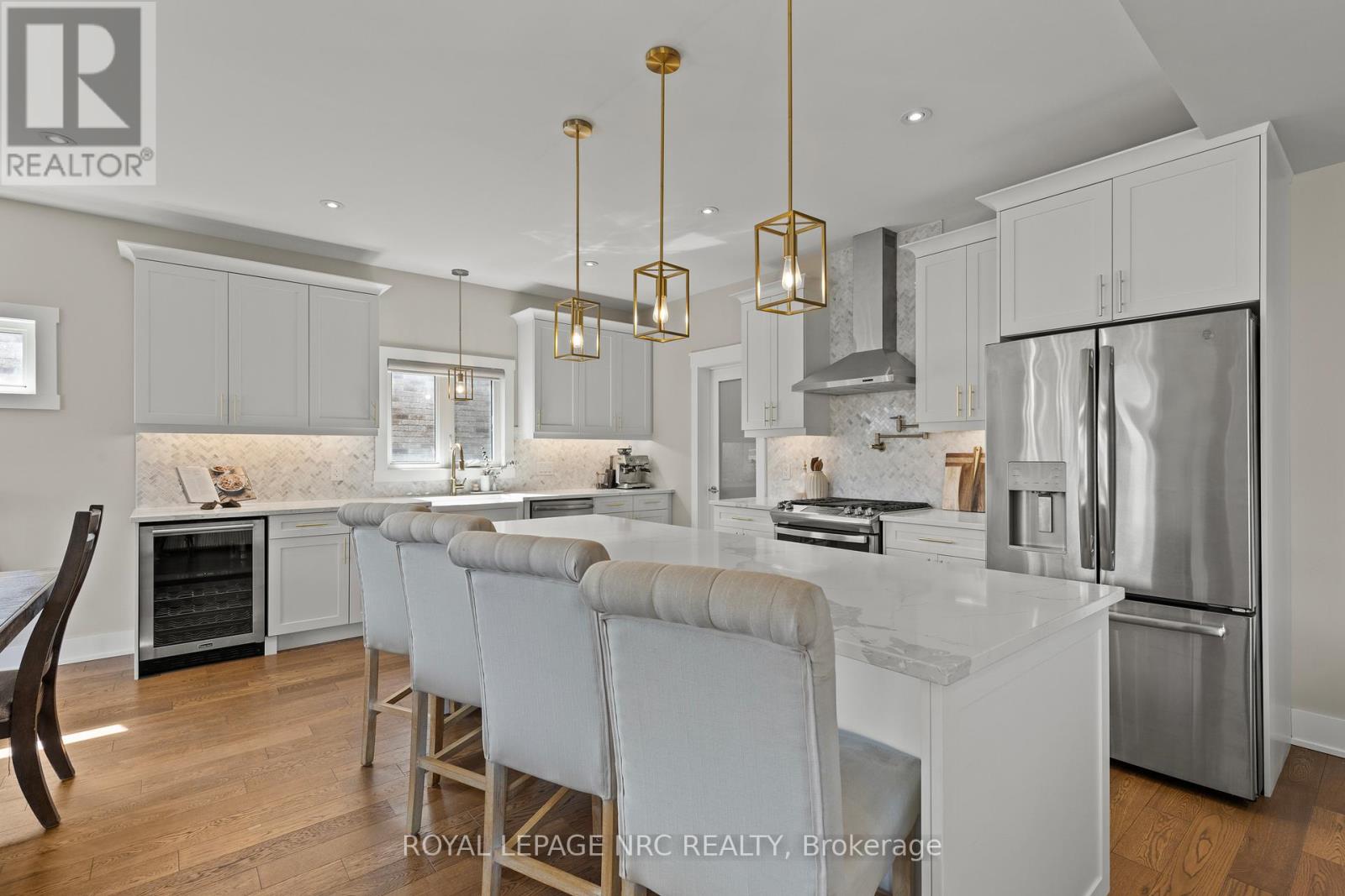 271 Memorial Park Drive, Welland (Lincoln/crowland), Ontario  L3B 0E3 - Photo 10 - X12938256