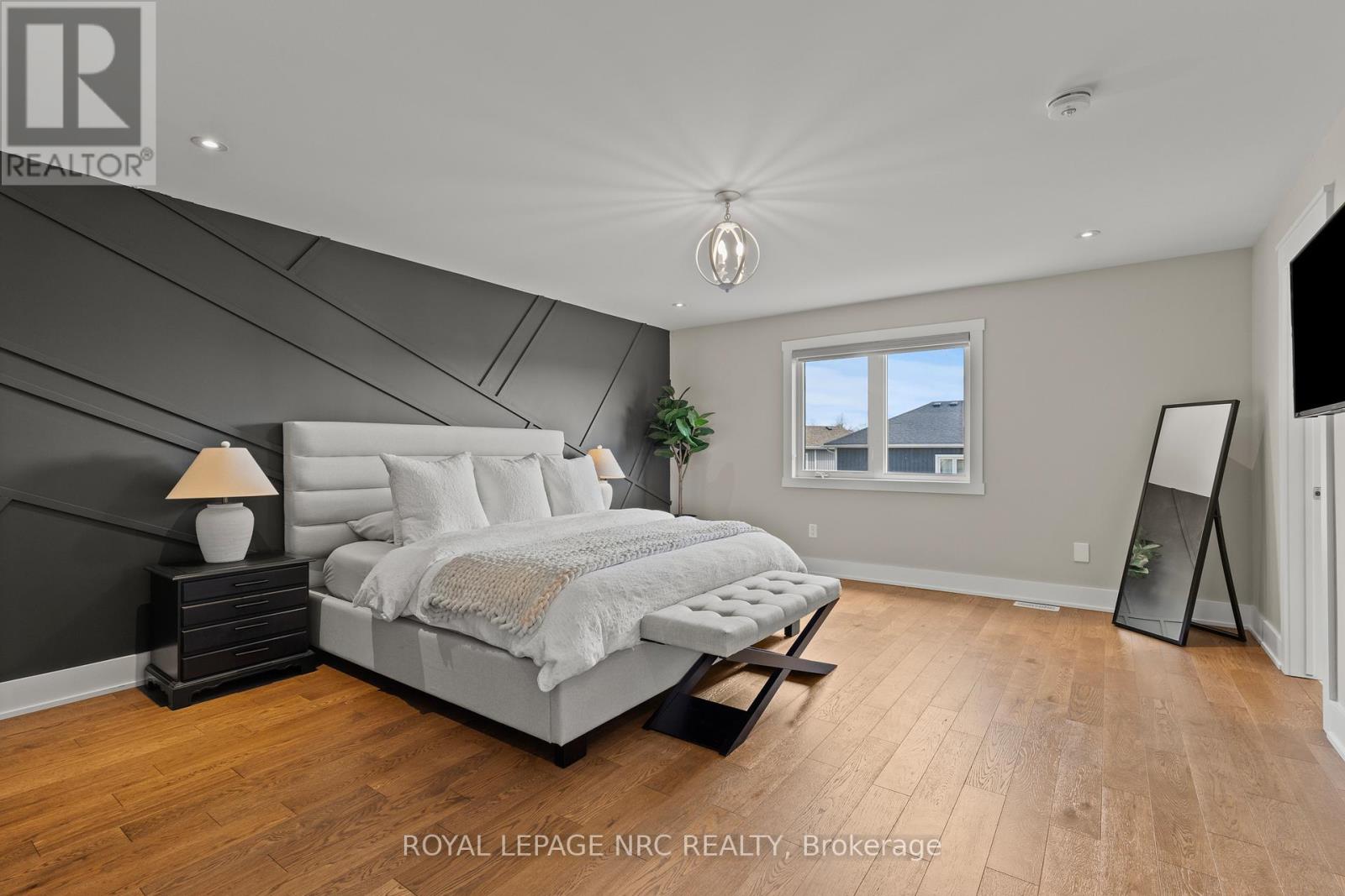 271 Memorial Park Drive, Welland (Lincoln/crowland), Ontario  L3B 0E3 - Photo 15 - X12938256