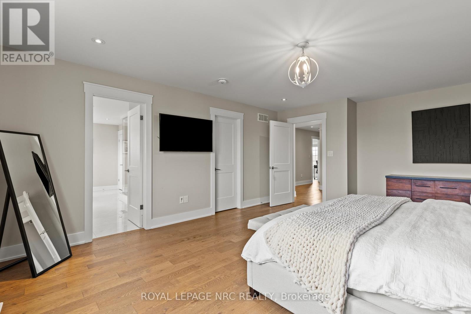 271 Memorial Park Drive, Welland (Lincoln/crowland), Ontario  L3B 0E3 - Photo 16 - X12938256