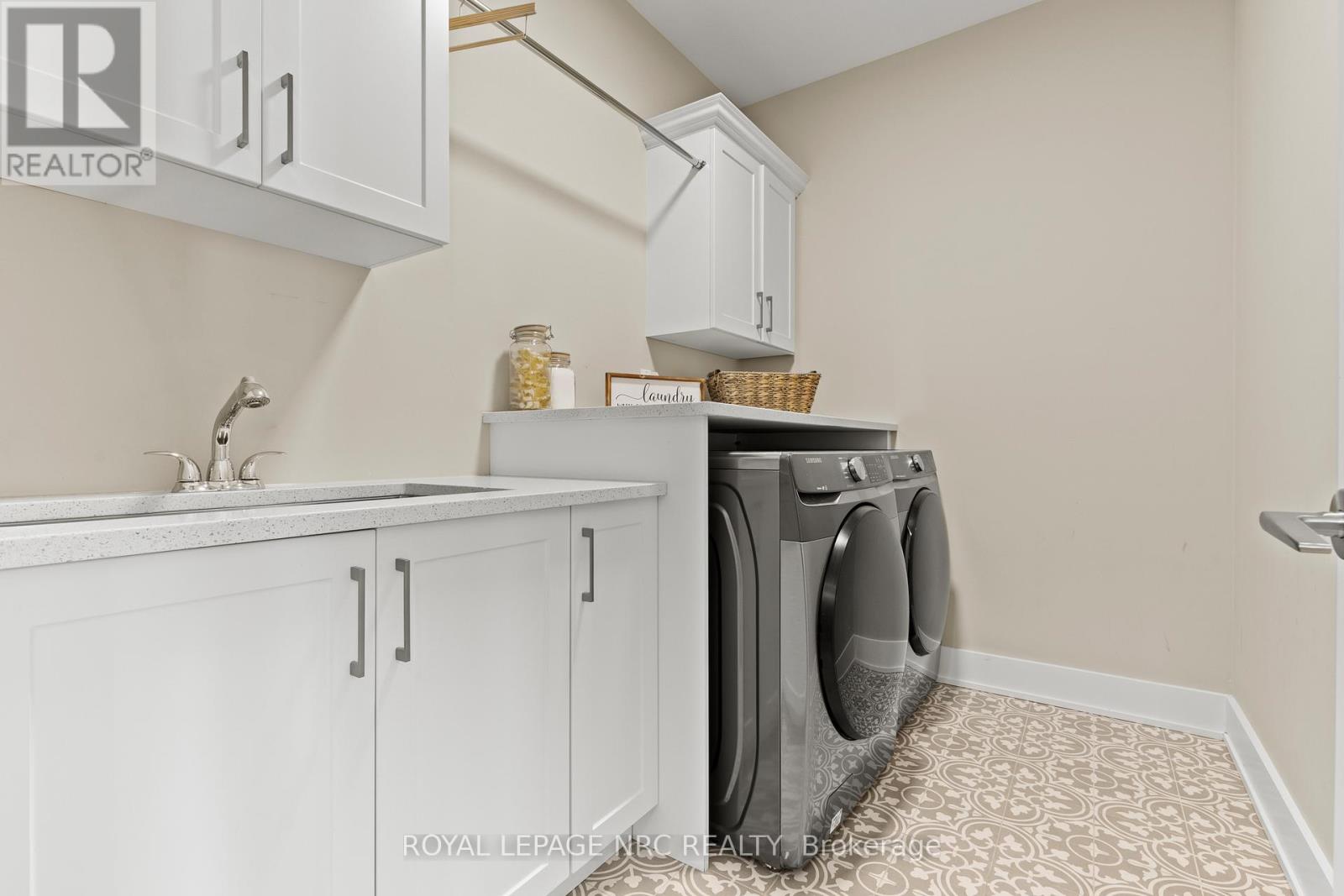 271 Memorial Park Drive, Welland (Lincoln/crowland), Ontario  L3B 0E3 - Photo 27 - X12938256