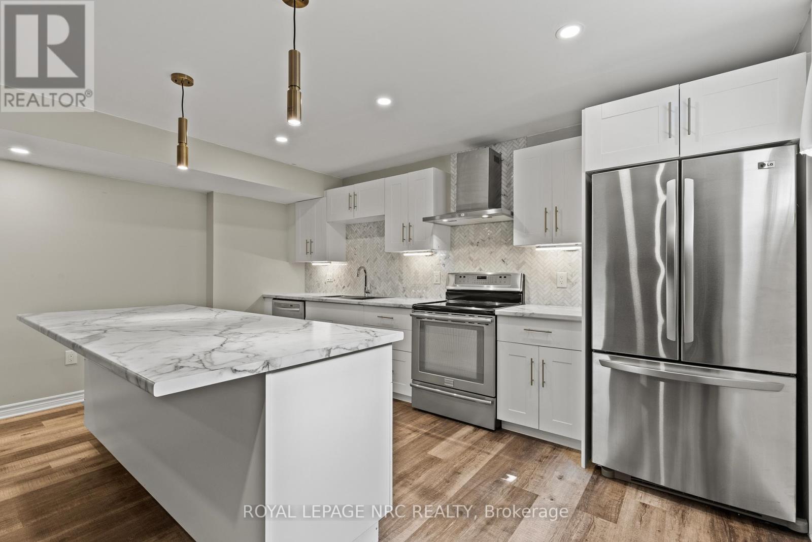 271 Memorial Park Drive, Welland (Lincoln/crowland), Ontario  L3B 0E3 - Photo 32 - X12938256