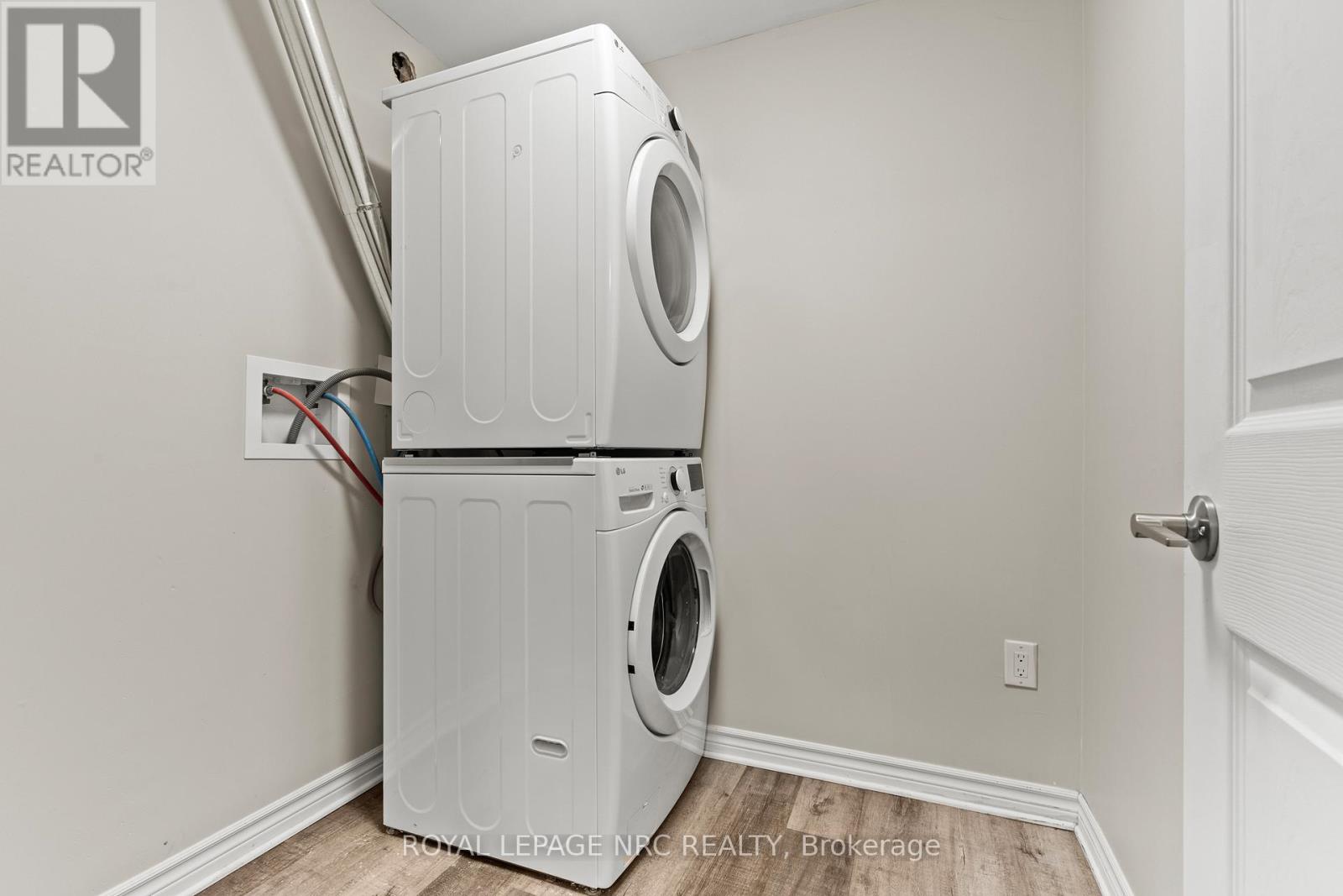 271 Memorial Park Drive, Welland (Lincoln/crowland), Ontario  L3B 0E3 - Photo 35 - X12938256