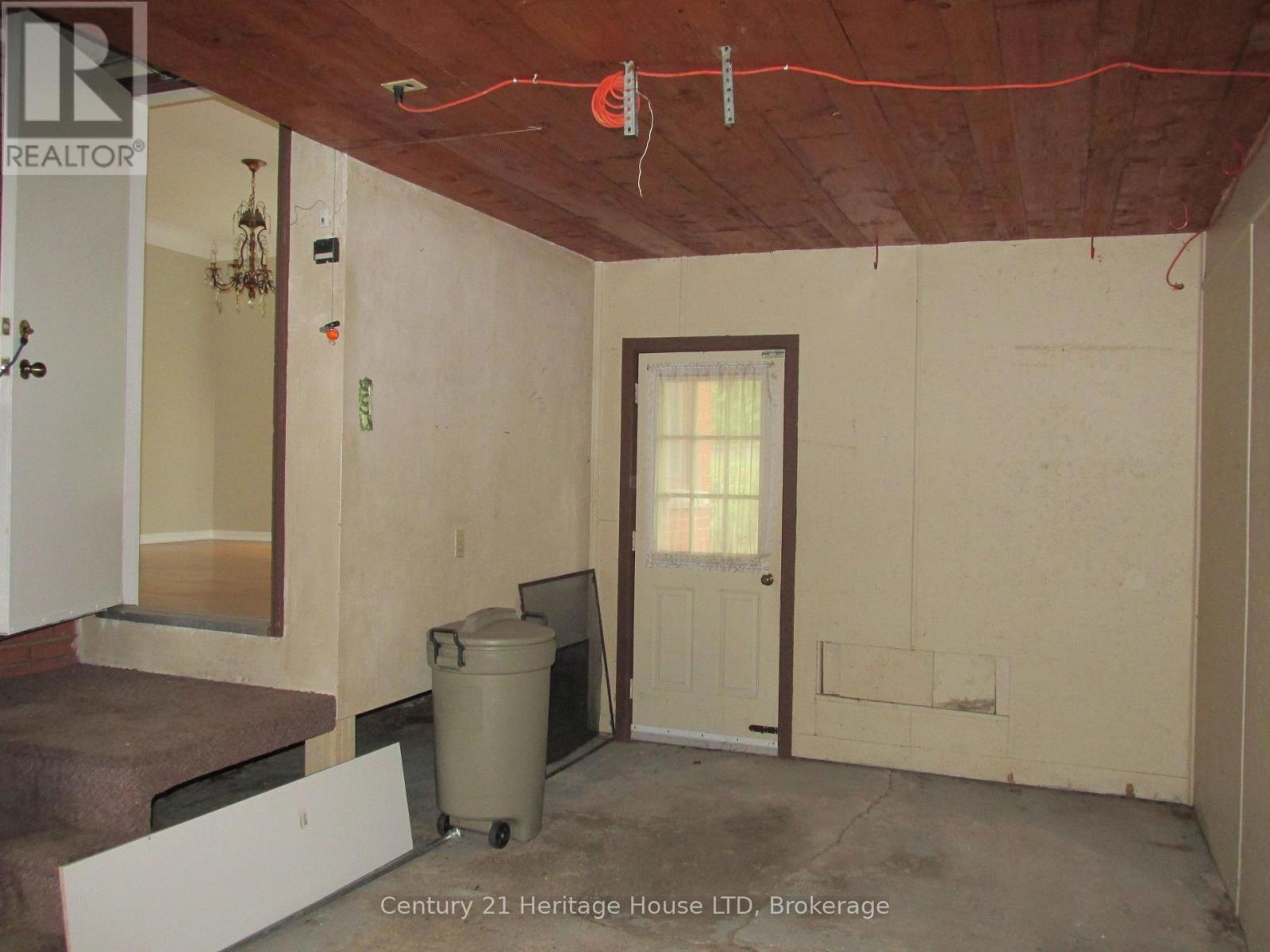 6 East Hampton Road, St. Catharines, Ontario  L2T 3E1 - Photo 20 - X12938284