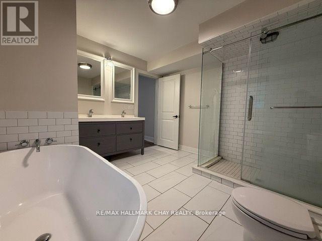 B - 893b Frederick Street, Innisfil, Ontario  L0L 1C0 - Photo 13 - N12938314