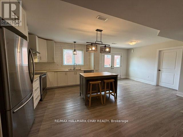 B - 893b Frederick Street, Innisfil, Ontario  L0L 1C0 - Photo 3 - N12938314