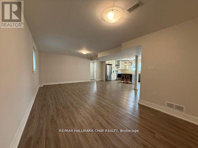 B - 893b Frederick Street, Innisfil, Ontario  L0L 1C0 - Photo 7 - N12938314