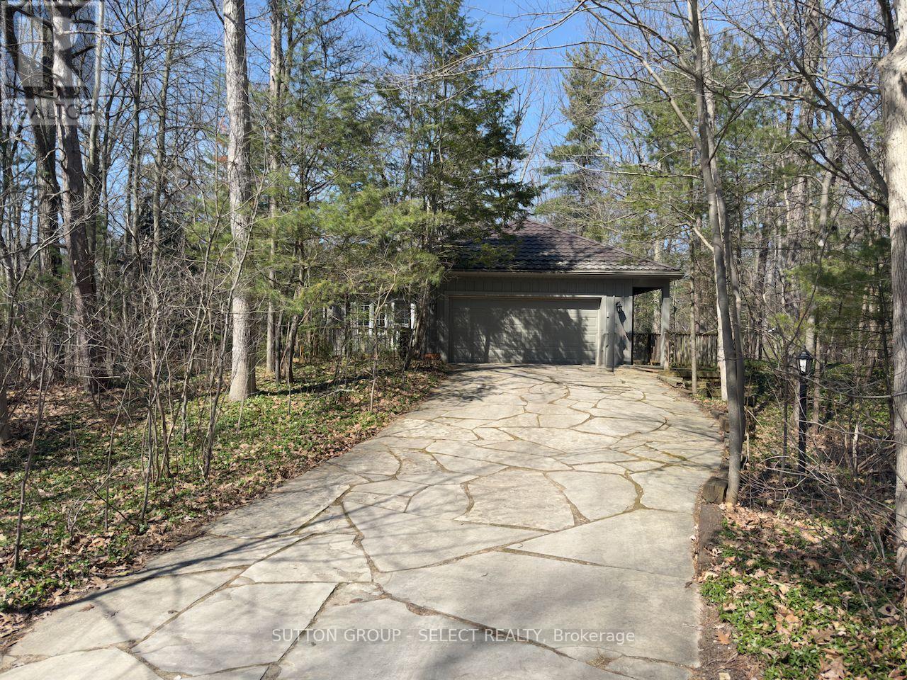 10297 Dogwood Crescent, Lambton Shores, Ontario  N0M 1T0 - Photo 2 - X12895822