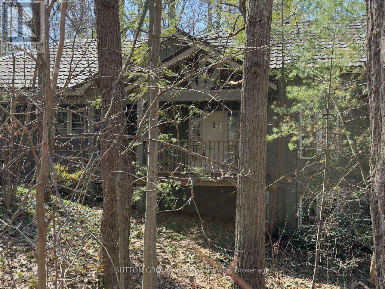 10297 Dogwood Crescent, Lambton Shores, Ontario  N0M 1T0 - Photo 3 - X12895822