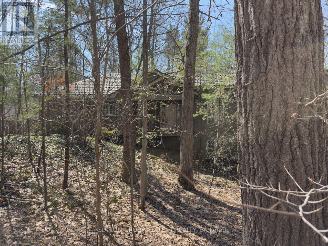 10297 Dogwood Crescent, Lambton Shores, Ontario  N0M 1T0 - Photo 4 - X12895822