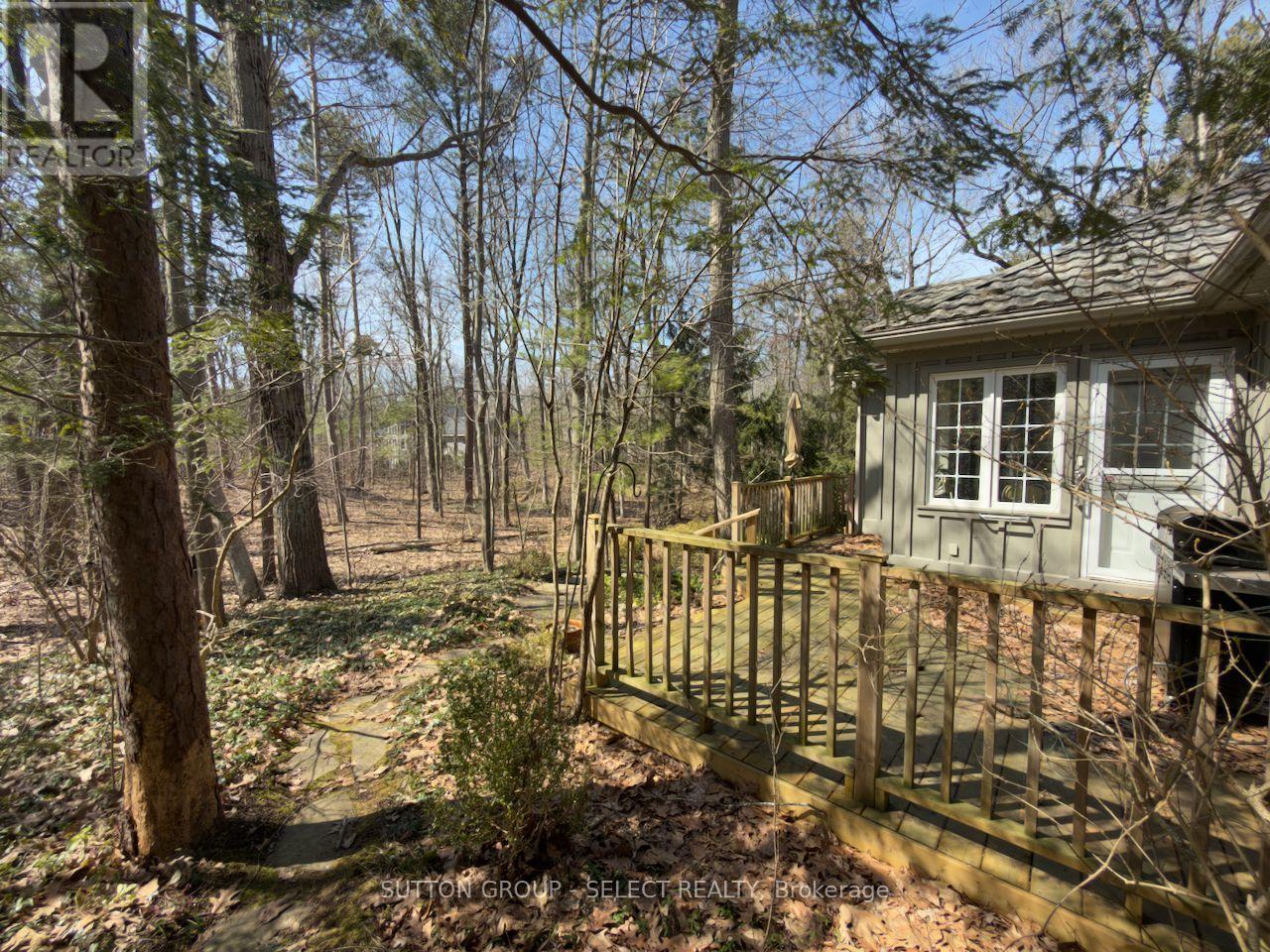 10297 Dogwood Crescent, Lambton Shores, Ontario  N0M 1T0 - Photo 9 - X12895822