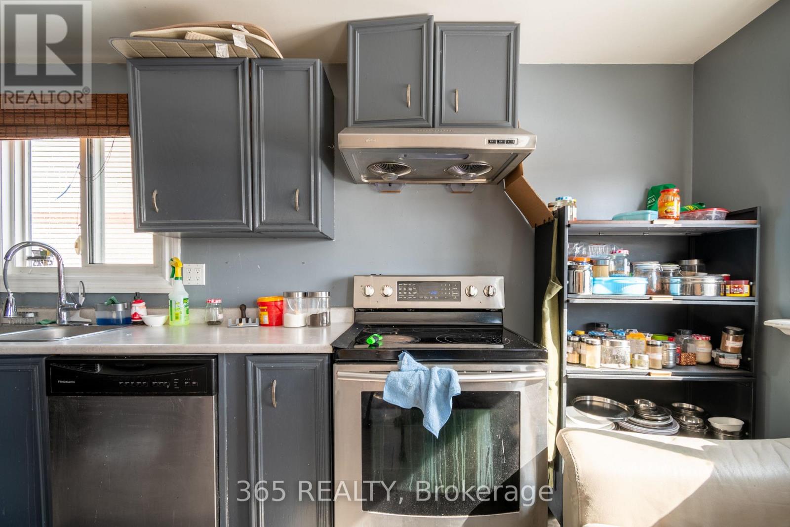 35 Corbett Drive, Barrie, Ontario  L4M 5S9 - Photo 11 - S12938236