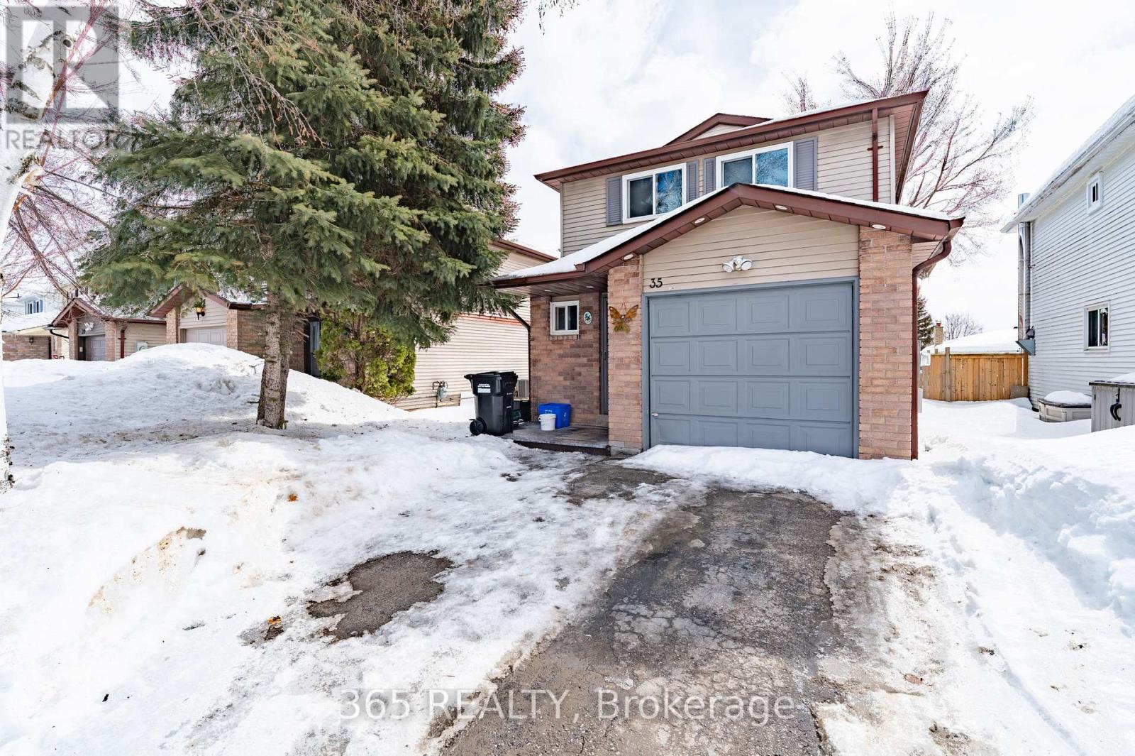 35 Corbett Drive, Barrie, Ontario  L4M 5S9 - Photo 2 - S12938236