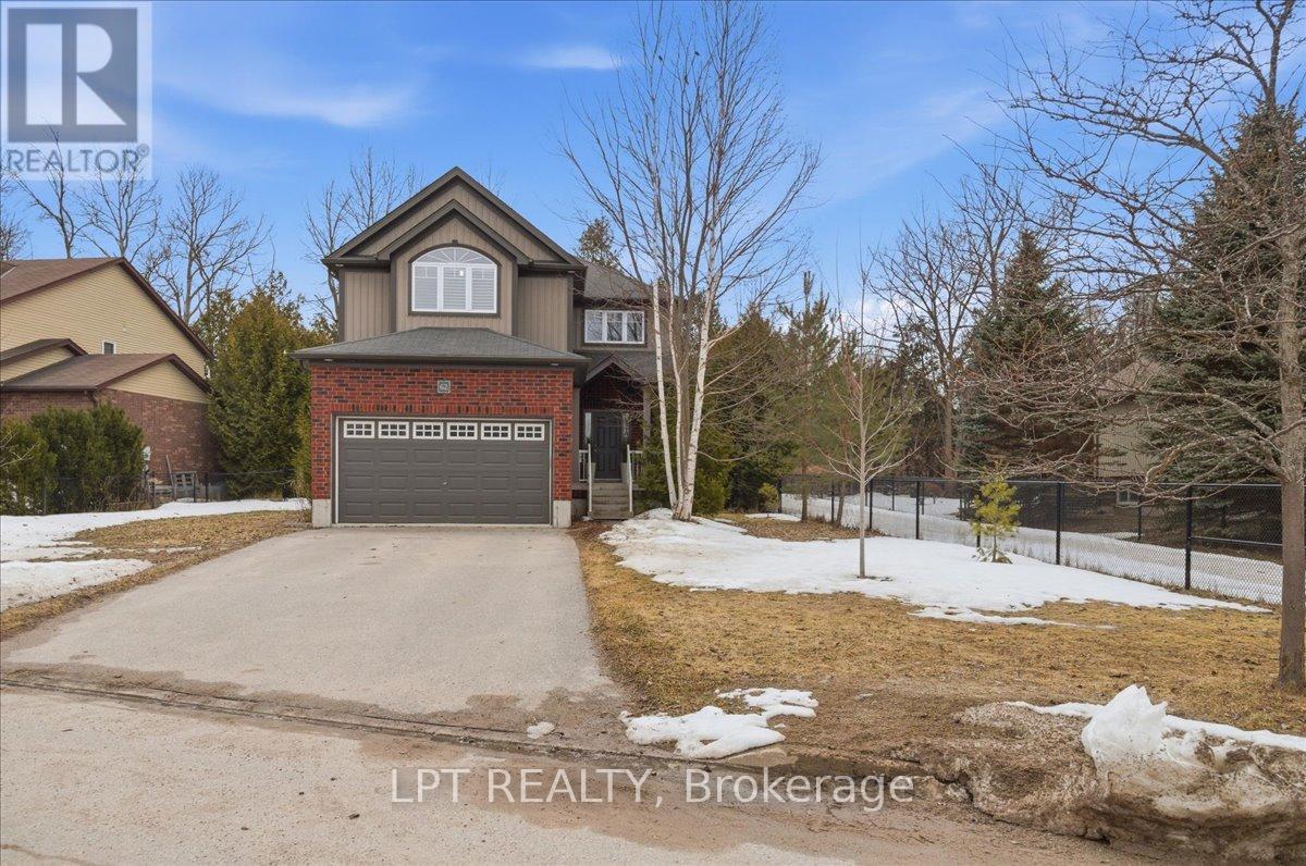 62 WILLIAMS STREET, Collingwood, Ontario